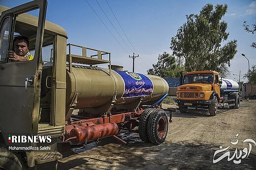 آبرسانی تانکرهای ارتش به روستاهای دشت آزادگان اهواز